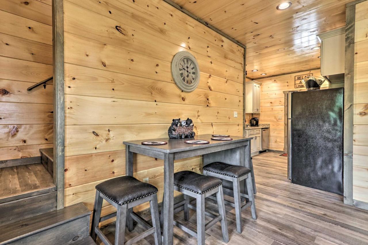 Modern Cabin With Hot Tub And Game Room In Gatlinburg! Екстер'єр фото
