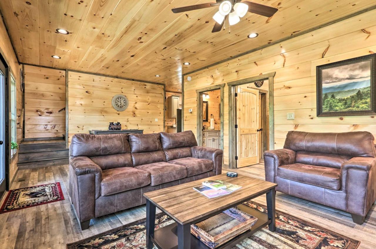 Modern Cabin With Hot Tub And Game Room In Gatlinburg! Екстер'єр фото